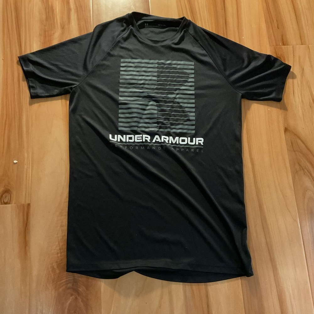 Under Armour Black Short Sleeve Tee